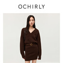 欧时力OCHIRLY 露肩领V领毛织连衣裙女装连衣裙冬季显瘦气质2025新品 乌木棕 M