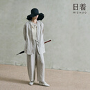 日着（rizhuo）休闲两件套女2026新款春装时尚高级慵懒亚麻西装弯刀长裤套装 雾米 L
