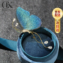 CHARM KNIFE中国风刺绣蝴蝶胸针高档女士别针轻奢大气胸花西装大衣丝巾扣礼物 蓝色布艺蝴蝶胸针【精美礼盒装】