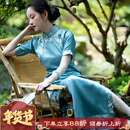 一城风絮月漉琼华丨一城风絮丨夏季真丝正绢重工刺绣国风盘扣短袖中式旗袍 浅蓝色真丝绣花旗袍 M