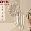 俞兆林（YUZHAOLIN）妈妈装新款夏季天洋气短袖50-60岁苎亚麻中老年女套装母亲节礼物 杏色+麻色哈伦裤 2XL 建议135-145斤