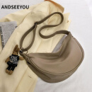 ANDSEEYOU潮牌 斜挎包 精品女士包包女包牛皮饺子包高级感质感小众休闲斜挎 卡其色