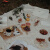 MLHJ户外野餐垫ins风白色法式野餐布网红用品露营帐篷垫沙滩垫桌布厚 白格(不含防潮垫) 90*180cm