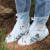 鸣固 透明雨鞋套 雨天防滑防水男女通用加厚防滑耐磨PVC透明高帮雨靴套 (41-42) XL