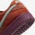 耐克（NIKE）女士板鞋复古绒面革低帮舒适百搭休闲鞋时尚旅游鞋SB Dunk Low 红色 35
