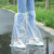一次性防水鞋套雨天高位加厚防滑男女款透明隔离靴套耐磨塑料脚套 超厚长筒鞋套直筒[松紧口]白