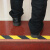 坚冠 PVC防滑胶带 楼梯台阶防水耐磨石英砂止滑贴 室外防滑条防滑贴 黑黄斜纹5cmx10米