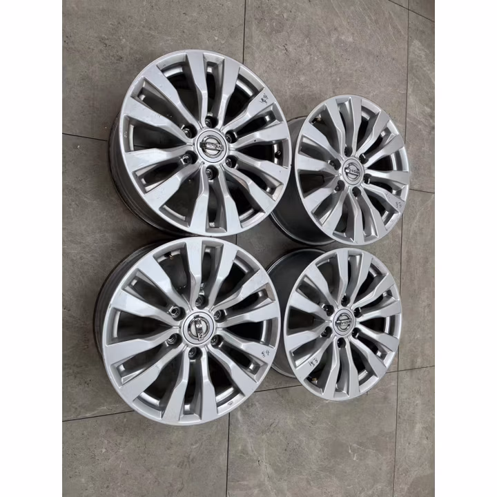 AMXF日产途乐Y62原车原厂拆车轮毂18寸四只成色如图没清洗 ，没清洗，