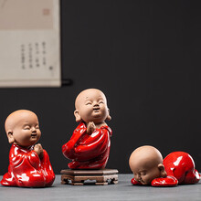 久造 创意陶瓷茶桌装饰品摆件小和尚茶宠禅意个性小沙弥茶玩茶道茶具配件摆设 虔诚祈福朝拜小僧一套+六角鸡翅木/ZGQ