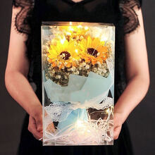 轻奢芊阙满天星干花花束礼盒包装松人带灯松女友闺蜜七夕节女生生日礼物 向日葵长25宽15礼盒手提袋灯