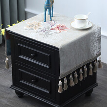 紫优晗 新中式床头柜盖布卧室方形小柜子防尘罩家用布艺鞋柜垫小茶几盖巾 沐年咖色(吊穗款)床头柜盖布 45*90(含吊穗尺寸在内)