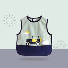 稚心宝宝围兜 婴儿饭兜儿童防水吃饭围兜男宝宝围嘴儿童半袖罩衣反穿衣 绿色工程车围兜 110码 3-4岁