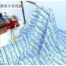 双绉印花雪纺布料 春夏不透雪纺连衣裙裙子衬衣服装面料 雪纺面料 条纹浅蓝小花/米