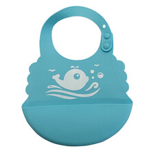 吉田久森婴儿宝宝吃饭围兜软食饭兜儿童小孩大号口水兜免洗围兜围嘴宝宝吃饭硅胶围嘴小孩防水儿童饭兜超软大 蓝色鲸鱼款