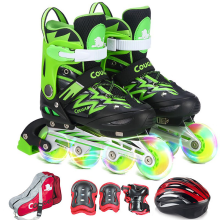 美洲狮（COUGAR） 轮滑鞋可调成人儿童套装溜冰鞋 闪光男女旱冰鞋滑冰鞋 LSG/P6 黑绿(八轮全闪)(全套) S(实际25-30码)