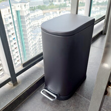 【出口优品】长方形垃圾桶卫生间夹缝窄型家用现简约日式带盖小号不锈钢脚踏踩静音卧室厕所办公室厨房客厅 新款 10L U形  黑(卫生间\客厅\办公室)