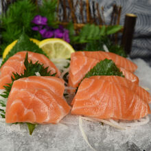 三文鱼(中段)刺身新鲜切割三文鱼生鱼片即食生吃日料生鱼片 3份【去皮边角430克/斤】