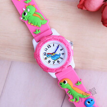 可爱卡通小男孩恐龙手表学生儿童幼童石英防水电子韩版礼物潮腕表 粉色