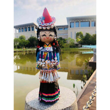 乐立方   抖音同款 广西少数民族壮族特色饰品摆件礼佳品木偶娃娃纯手工艺品礼盒装 毛南族娃娃蓝色礼盒装