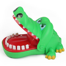 整蛊海盗桶聚会整人游戏咬手指咬人小心恶犬鳄鱼玩具按牙齿玩具创意生日礼物 咬手鳄鱼赠螺丝刀