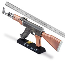 1：3军事金属模型世界名枪 大号AK47枪型 玩具军事模型 不可发射 AK47枪色