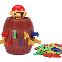 抖音玩具 儿童亲子整蛊玩具套装鲨鱼咬手指鳄鱼海盗酒桶破冰企鹅桌面亲子游戏六一儿童节礼物 转盘酒桶海盗（中）