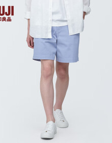 无印良品（MUJI） 男式 弹力丝光斜纹 短裤 裤子 休闲裤 AE0WYA4S 浅蓝色 M 170/80A