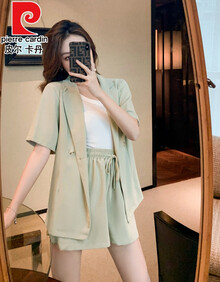 皮尔卡丹特价感小西装套装女夏季薄款2021新款网红休闲洋气短裤职业两件装针织 绿色 M