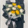 11朵黄白菊花混搭花束-尤加利A款