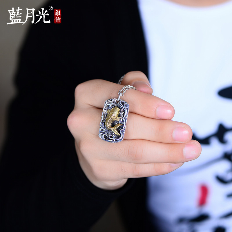 蓝月光 s925银饰品 复古泰银佛牌鲤鱼吊坠男士个性年年有余 鲤鱼方牌